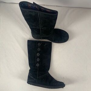 Ugg‎ Suede Button Side Boots in Black Size 6